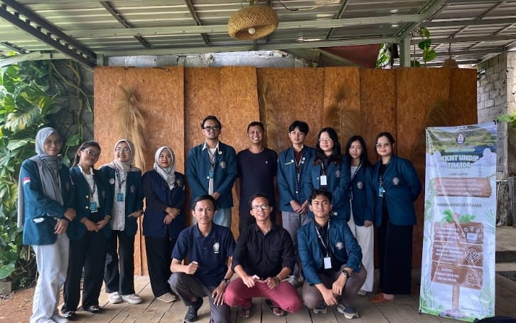 Mahasiswa KKN UNDIP Hadirkan Solusi Digital untuk UMKM Resin Eco-Kultural Sigur.id Mahasiswa KKN UNDIP Hadirkan Solusi Digital untuk UMKM Resin Eco-Kultural Sigur.id