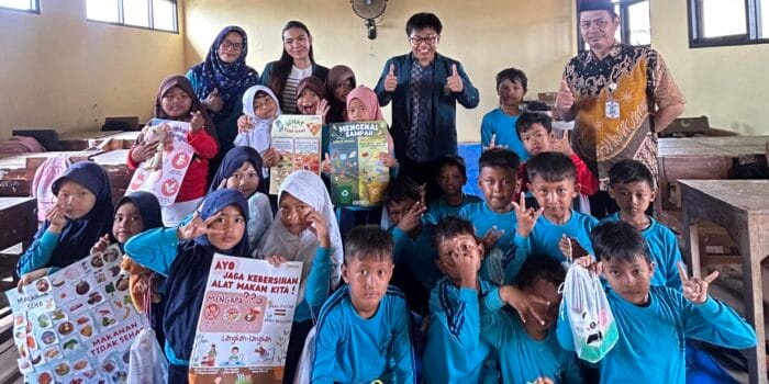 Mahasiswa KKN TIM 35 UNDIP Hadirkan Edukasi Hidup Sehat Melalui Dongeng Boneka dan Media Interaktif di SD Negeri 1 Tambakbulusan