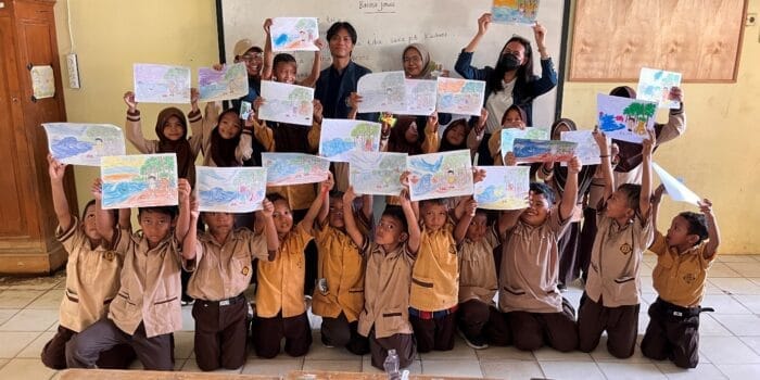 Kenalkan Peran Mangrove Sebagai Mitigasi Banjir Rob, Mahasiswa KKN Tematik Undip Adakan Lomba Mewarnai dengan Tema Manfaat Mangrove untuk Banjir Rob pada Anak SDN 01 Tambakbulusan