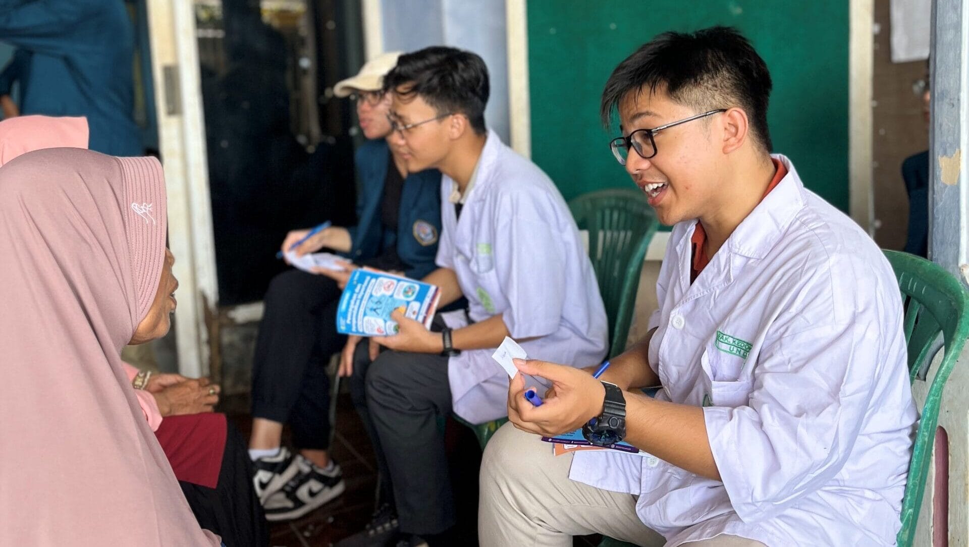 Mahasiswa KKN TIM 35 UNDIP Adakan Senam Bersama dan Pemeriksaan Kesehatan untuk Meningkatkan Kesadaran Hidup Sehat di Desa Tambakbulusan