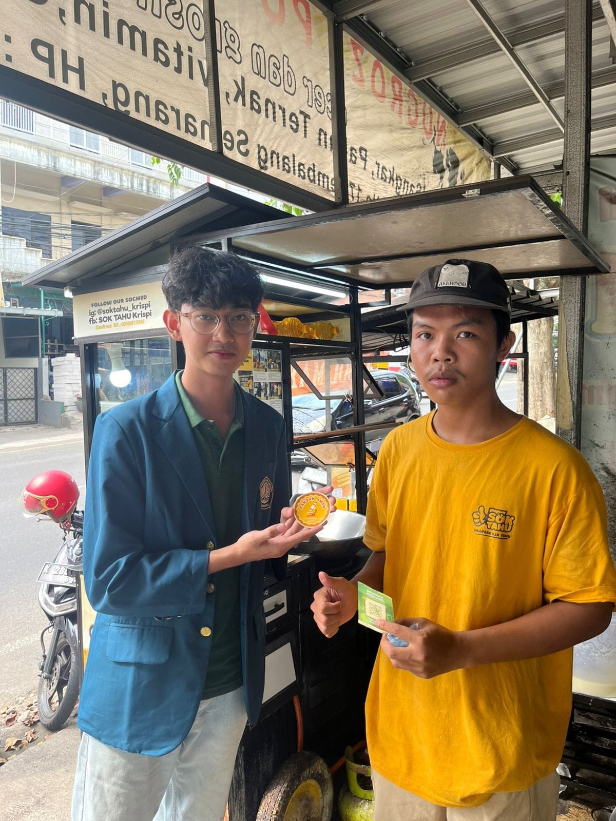 Mahasiswa KKN-T Tim 120 UNDIP Ciptakan QR Code Informasi Pedagang untuk Tingkatkan Keamanan Pangan Konsumen Mahasiswa KKN-T Tim 120 UNDIP Ciptakan QR Code Informasi Pedagang untuk Tingkatkan Keamanan Pangan Konsumen