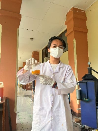 Mahasiswa KKN Undip Kelompok 8 Kenalkan Teknologi Pirolisis untuk Ubah Sampah Plastik Jadi Bahan Bakar