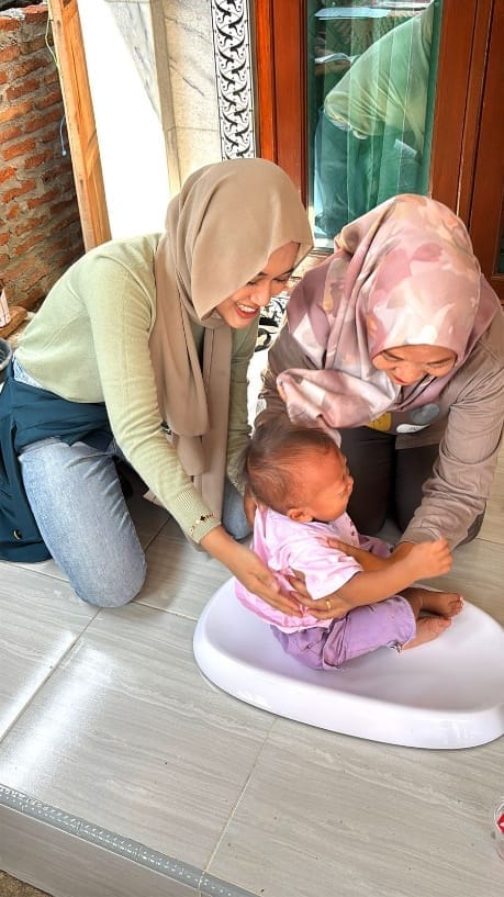Mahasiswa KKN Tematik Universitas Diponegoro Berdayakan Ekonomi Pesisir Lewat Produk Perikanan di Bonang, Demak