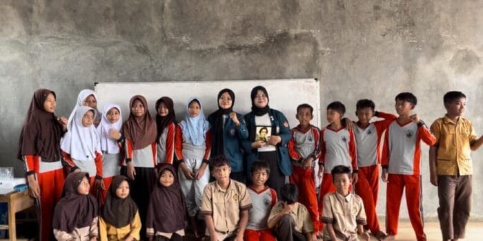 Mahasiswa KKN-T UNDIP Hadirkan Program Edukasi Pemerintahan dan Pahlawan Nasional di SDN Purworejo 01 Pagi