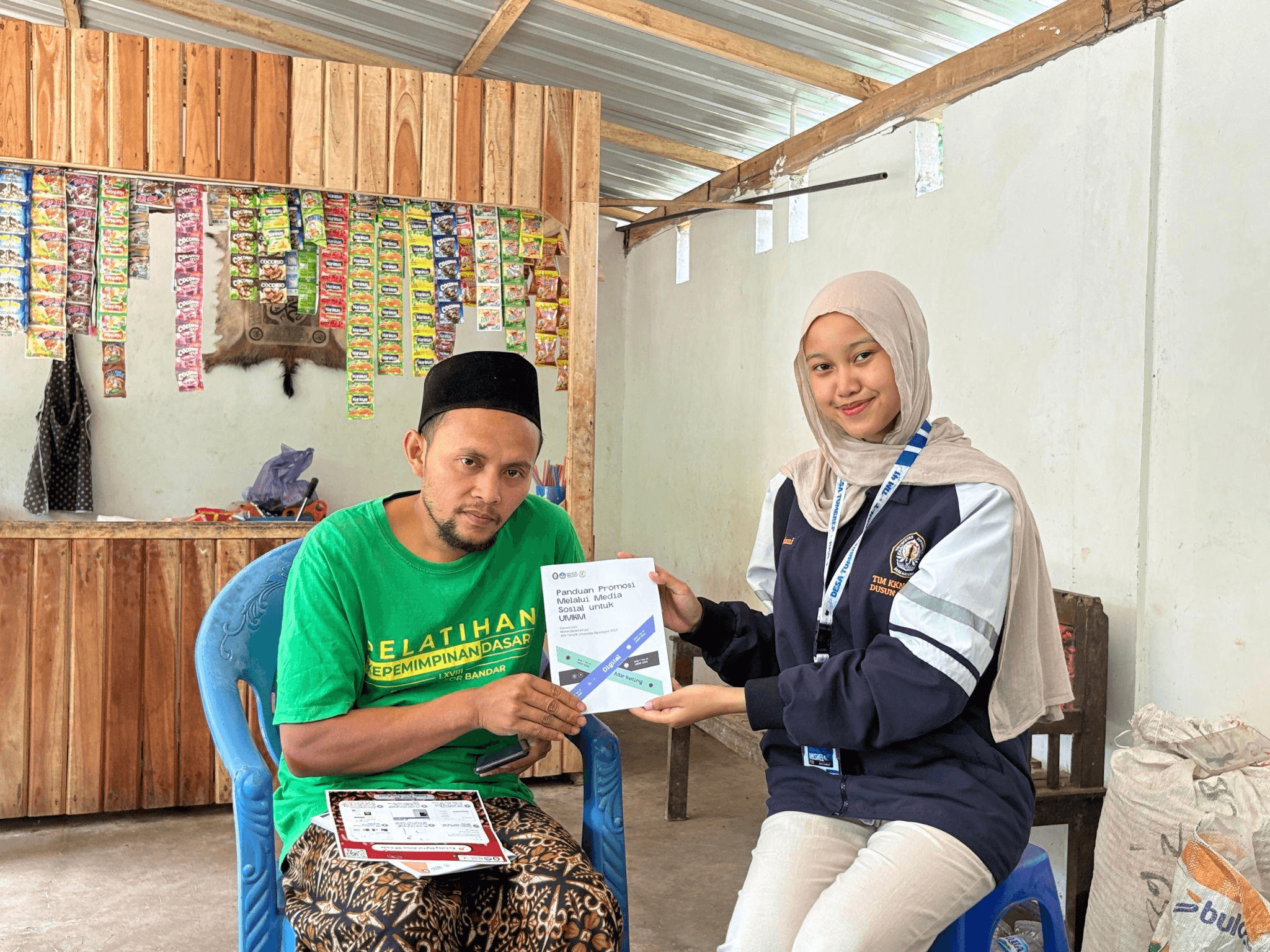 Mahasiswa KKN UNDIP Dorong UMKM Daminan Kopi Cepoko Go Digital Lewat Katalog Digital berbasis QR Code dan Instagram