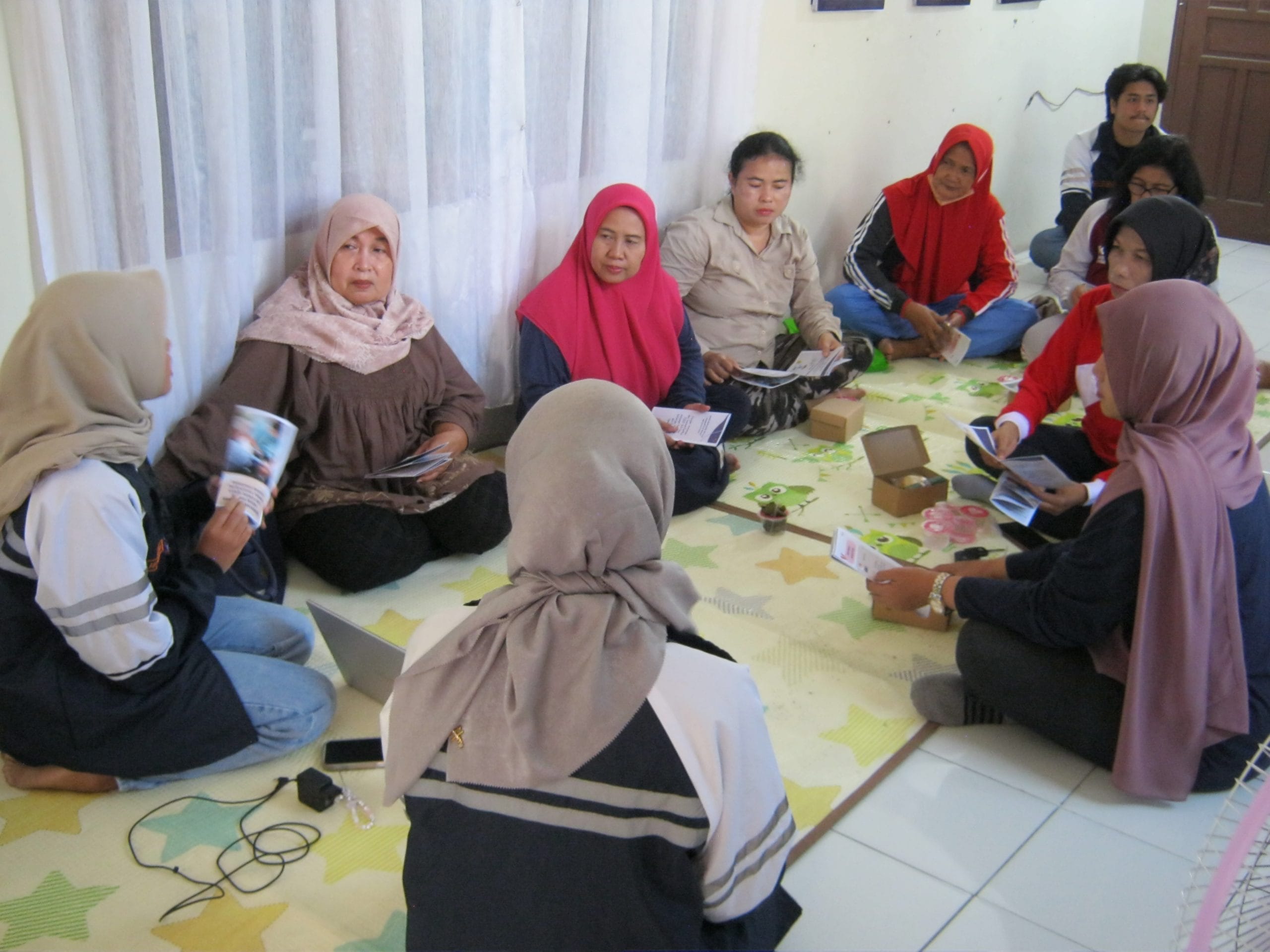 Sambiroto Sehat dengan TOGA: Mahasiswa KKN UNDIP Ajak Ibu-ibu PKK Tanam, Rawat, dan Cegah Hipertensi Lewat Edukasi Herbal