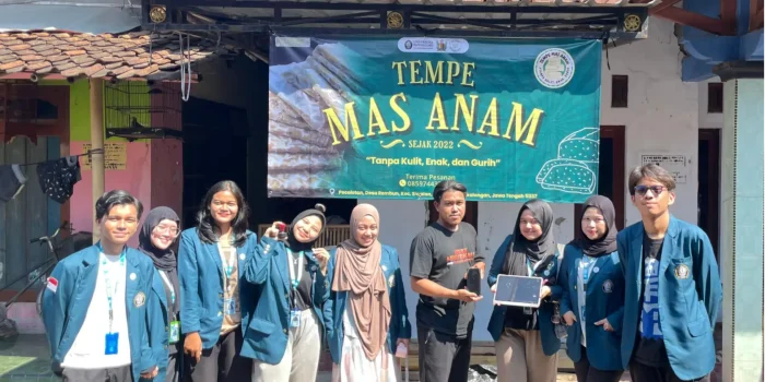 Bikin Tempe Naik Kelas, Mahasiswa KKN-T Undip Antar Usaha Tradisional Masuk Era Digital dari Dapur Desa Rembun