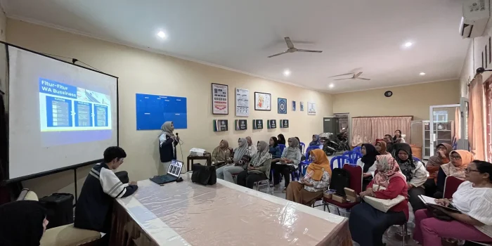 Mahasiswa KKN Undip Bekali Pelaku UMKM Pudakpayung dengan Keterampilan Digital dan Legalitas Usaha