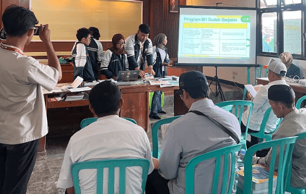 Mahasiswa KKN-T UNDIP Libatkan Warga Desa Morodemak dalam Aksi Nyata Pelestarian Lingkungan dan Peningkatan Kesehatan