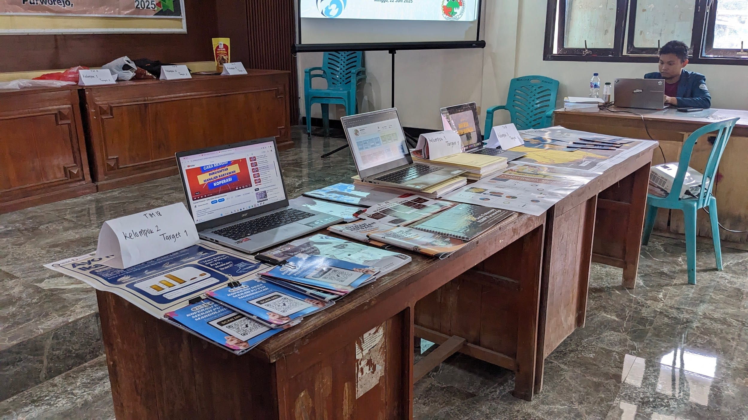 KKN-T 18 UNDIP Bantu Bentuk Koperasi Merah Putih di Tiga Desa Pesisir Demak: Produksi 63 Video Edukasi, Rancang 7 Unit Usaha, Dampingi Bimtek ke Provinsi. KKN-T 18 UNDIP Bantu Bentuk Koperasi Merah Putih di Tiga Desa Pesisir Demak: Produksi 63 Video Edukasi, Rancang 7 Unit Usaha, Dampingi Bimtek ke Provinsi.