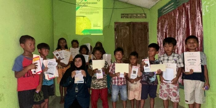 Mahasiswa KKN UNDIP Kenalkan Aksara Arab Pegon dan Jawi untuk Anak-anak di Desa Getas Kendal