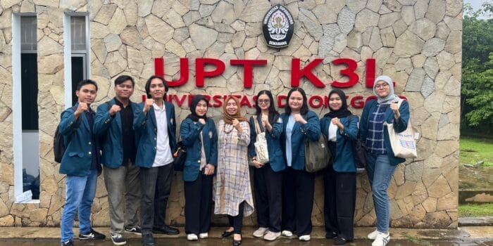 Mahasiswa KKN-T Undip Kembangkan Alat Pirolisis Sederhana, Ubah Sampah Jadi Asap Cair Bernilai Jual