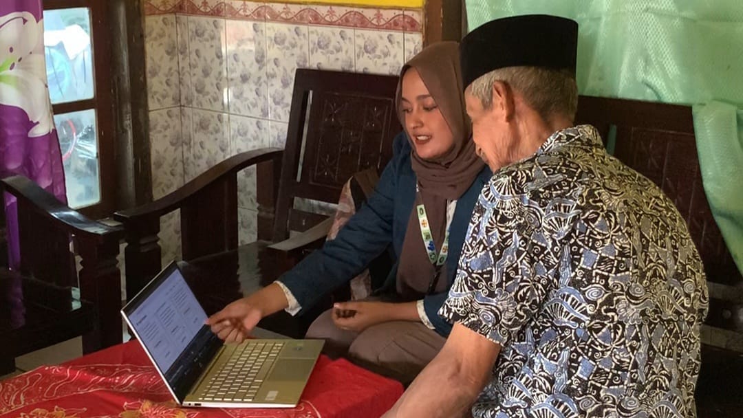 Bantu Digitalisasi UMKM Desa, Mahasiswa KKN UNDIP Kembangkan Landing Page untuk Promosi Kopi Gempol Mbah Parno Bantu Digitalisasi UMKM Desa, Mahasiswa KKN UNDIP Kembangkan Landing Page untuk Promosi Kopi Gempol Mbah Parno