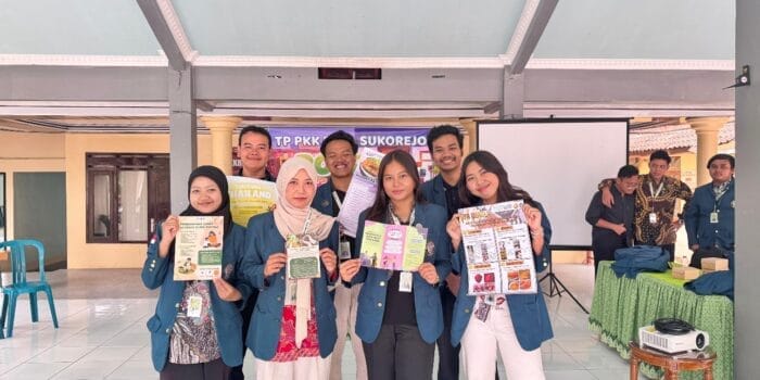Mahasiswa KKN-T UNDIP Edukasi Pemanfaatan Kompos Rumah Tangga untuk Budidaya Sayuran dan Ketahanan Pangan