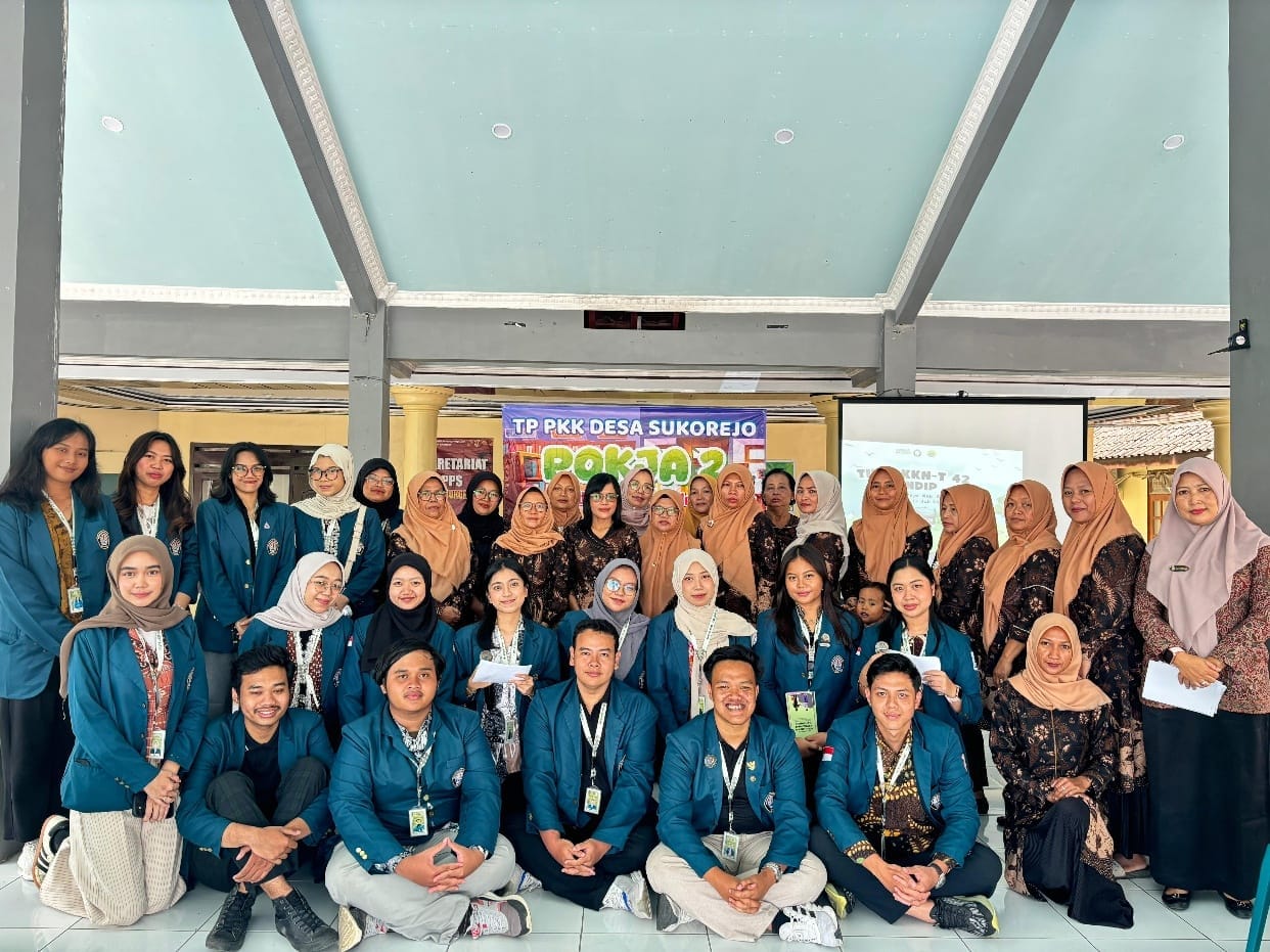 Mahasiswa KKN-T UNDIP Edukasi Pemanfaatan Kompos Rumah Tangga untuk Budidaya Sayuran dan Ketahanan Pangan Mahasiswa KKN-T UNDIP Edukasi Pemanfaatan Kompos Rumah Tangga untuk Budidaya Sayuran dan Ketahanan Pangan