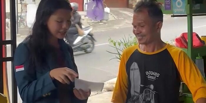 Dari Gerobak ke Ranah Global, Mahasiswi HI UNDIP Bangun Ketahanan UMKM Tembalang