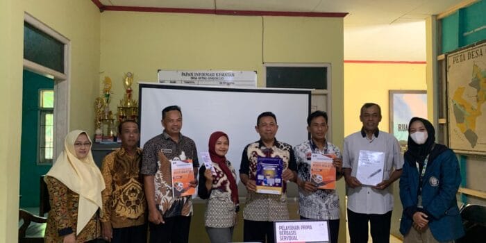 Mahasiswa KKN-T UNDIP Tebar Semangat Pelayanan Prima dari Balai Desa hingga Dapur Sangrai Kopi