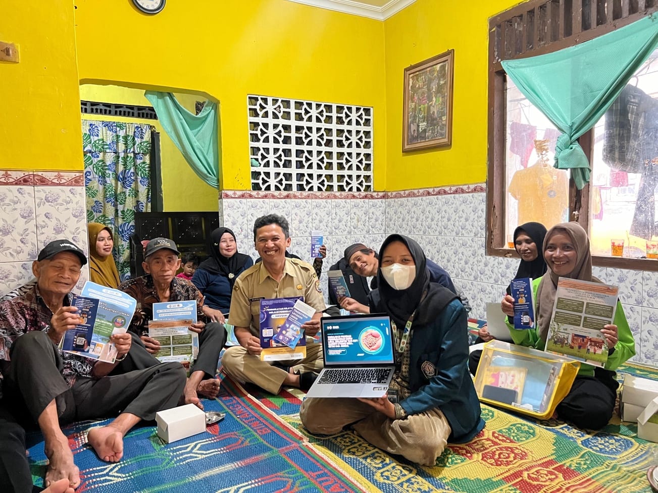 Mahasiswa KKN-T UNDIP Tebar Semangat Pelayanan Prima dari Balai Desa hingga Dapur Sangrai Kopi Mahasiswa KKN-T UNDIP Tebar Semangat Pelayanan Prima dari Balai Desa hingga Dapur Sangrai Kopi