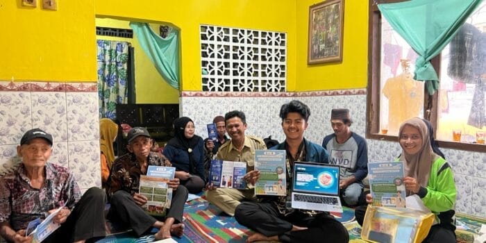 Mahasiswa KKN Undip Kenalkan BukuWarung, Solusi Pencatatan Keuangan Praktis bagi UMKM Desa Getas